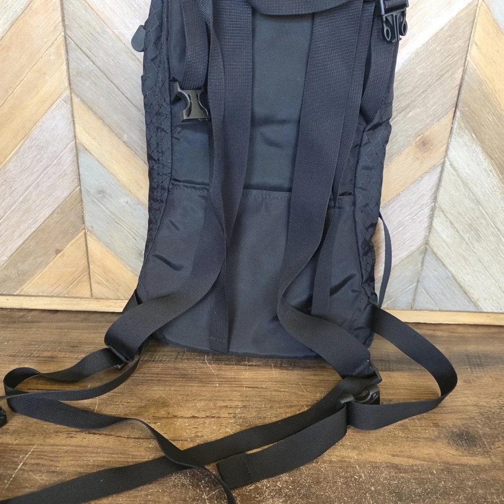 Eddie Bauer Hydration Backpack Pack Adjustable Hiking Outdoors Blue & Black